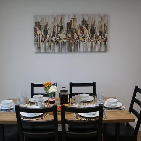 Rooms In Stylish House มิลตันคีนส์ ภายนอก รูปภาพ